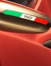 Конструкция серийного спорткупе Alfa Romeo 4C не будет полностью. 